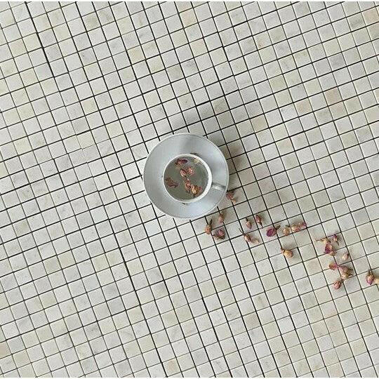 1x1 Calacatta Oliva Marble Polished Mosaic Tile 1x1 Calacatta Oliva Marble Polished Mosaic Tile - American Tile Depot